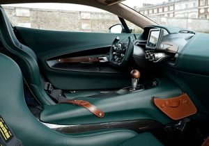 one-off con motor V12