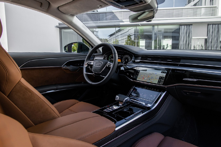 Audi A8 híbrido 60 TFSIe Quattro sistema de infoentretenimiento