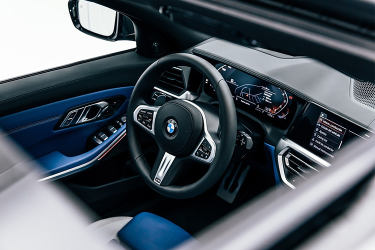 BMW M340i xDrive Touring First Edition diseño interior