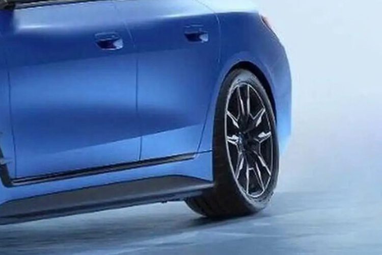 BMW i4 M50 nuevo deportivo M Performance primer imagen antes de su Debut Oficial diseño tecnologia equipamiento