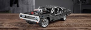 Dodge Charger RT modelo a escala de LEGO