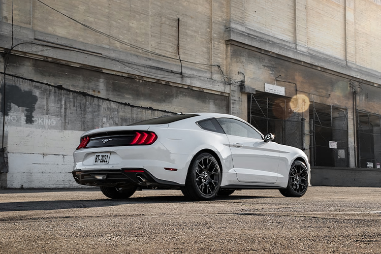 Ford Mustang eléctrico nuevo modelo para 2028 potencia variante motor