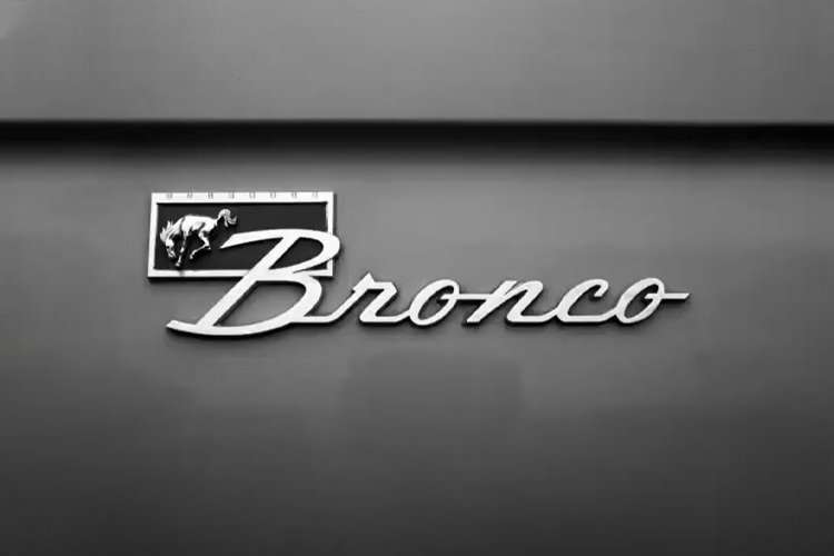 Ford cambia la fecha de lanzamiento del Ford Bronco por cumpleaños del asesino que huyó en coche Bronco