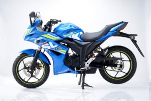 GIXXER-SF-AZUL-PERFIL-IZQ-