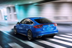 Honda Civic 2022 ahora híbrido y nueva variante Hatchback carrocería equipamiento innovaciones