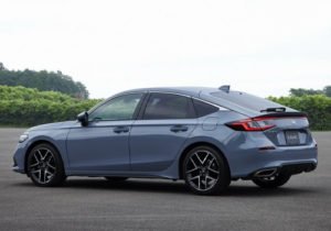 ahora híbrido y nueva variante Hatchback innovaciones tecnología carrocería potencia