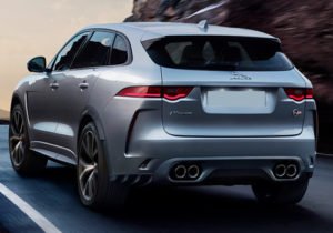Jaguar F-Pace SVR con rines de 22 pulgadas