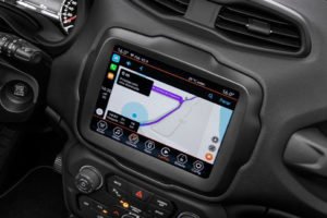 Jeep Renegade Bronze Edition 2021 sistema de infoentretenimiento quemacocos diseño rendimiento consumo de combustible equipamiento motor potencia carroceria vehiculo cambioneta suv durabilidad tecnologia asistencias a la conduccion potencia sistema