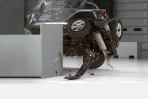 Jeep Wrangler se vuelca modelo 2019