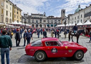 Lancia BMW Mercedes Benz Alfa Romeo Tanga y otras marcas presentes en 1000 Miglia