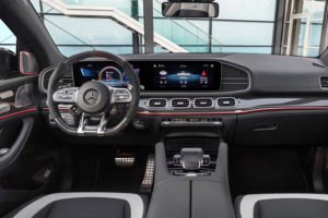 Mercedes-AMG 63 S 4MATIC+ Coupé sistema de infoentretenimiento