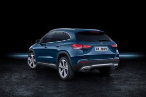 Mercedes-Benz GLA SUV motor