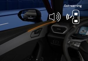 Nueva tecnología de Luz ambiental en el Seat León 2021 alerta sonora y con luz
