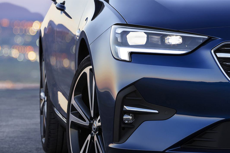 Opel Insignia 2020 segunda generación nuevos faros
