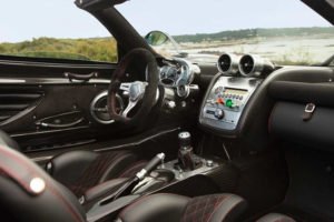 Pagani Zonda Aether hypercar 2017 interior tablero analógico