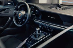Porsche 911 GT3 Touring equipamiento diseño interior sistema de infoentretenimiento acabados
