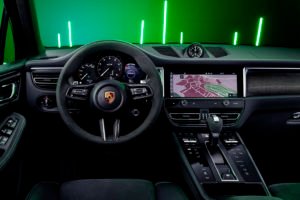 Porsche Macan 2022 rediseñada y más potente sistema de infoentretenimiento interior