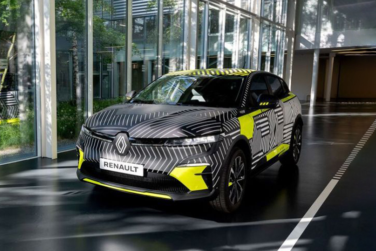 Renault Megan E-Tech nuevo totalmente eléctrico diseño autonomía