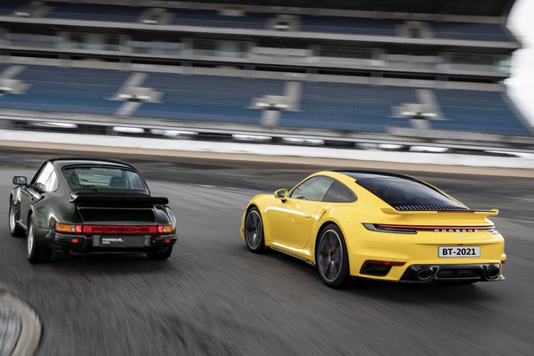 Siete generaciones del Porsche 911 Turbo compiten en una carrera competición modelos