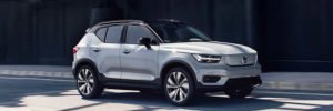 Volvo XC40 ahora totalmente electrico durabilidad calidad tamaño rendimiento velocidad 400 kilometros de autonomia durabilidad precio sistema tecnologia android auto comandos de voz