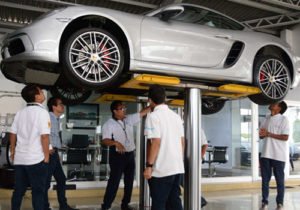 beca para jovenes porsche