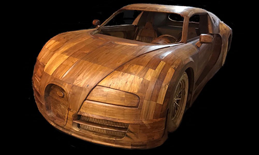 Bugatti Veyron construido en madera réplica tamaño real
