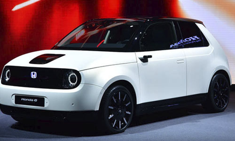 Honda e el primer vehiculo utilitario 100% eléctrico de Honda carga electrica 200 kilómetros de autonomia velocidad durabilidad calidad precio colores disponibles espacio europa ecologico