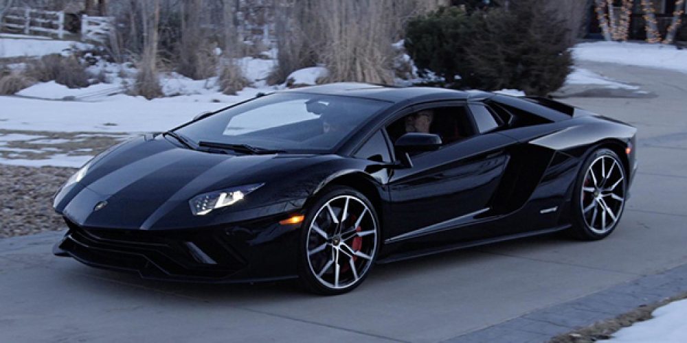 Lamborghini sorprende a familia que construía su Aventador en impresión 3D