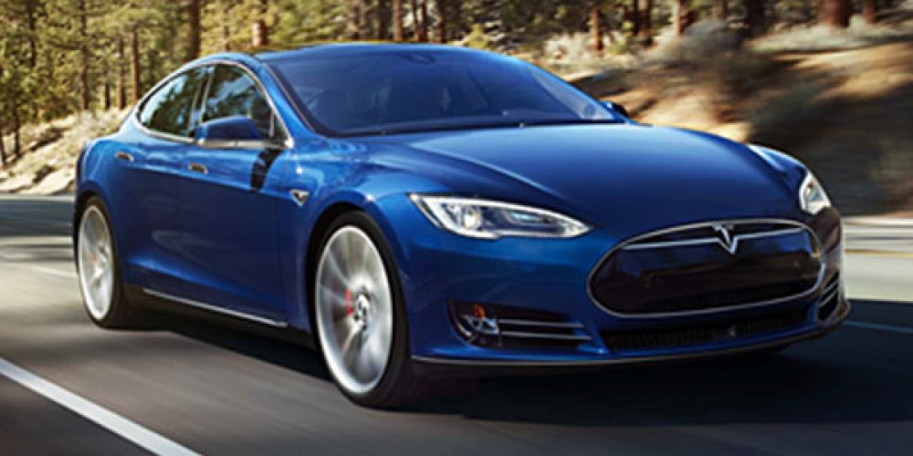 Tesla NO cerrará todas sus tiendas, pero SUBIRÁ sus precios