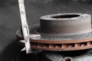 cambio de discos Porsche Cayman GTS espesor del disco