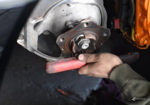 cambio de discos Porsche Cayman GTS limpieza de masa