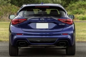 infiniti modelo QX30S en azul