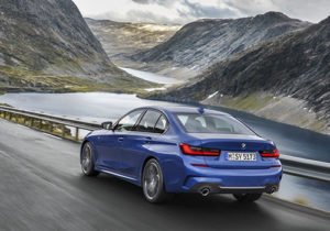 modelo BMW serie 3 color azul