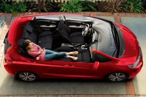 nuevo Honda Fit 2020 con opciones de motor precio calidad velocidad durabilidad resistencia espacio presentacion auto show de tokio 2019