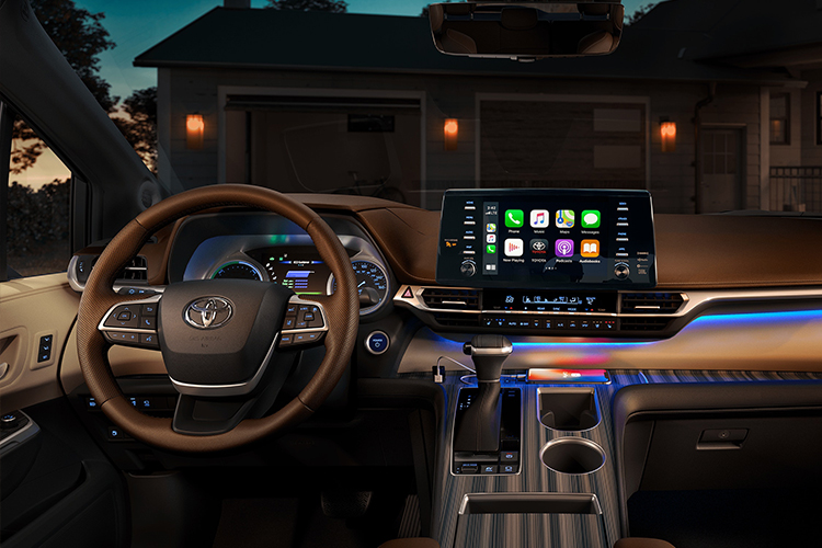 nuevo modelo hibrido Toyota Sienna 2021 sistema de infoentretenimiento