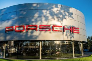 porsche beca en mecatronica
