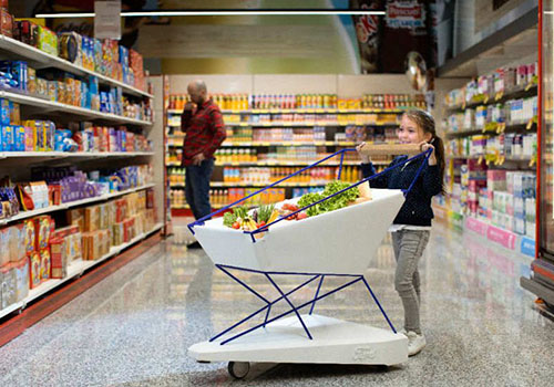 seguridad para niño y adultos_carrito de compras con tecnología precolisión