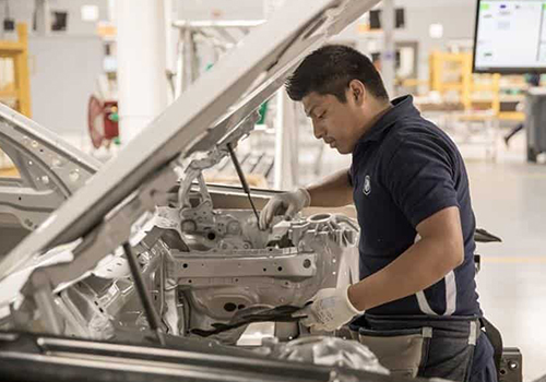 BMW comienza a ensamblar en México talleres de BMW para estudiantes y empleados en Planta de México