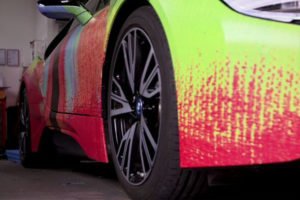una pieza de arte colores